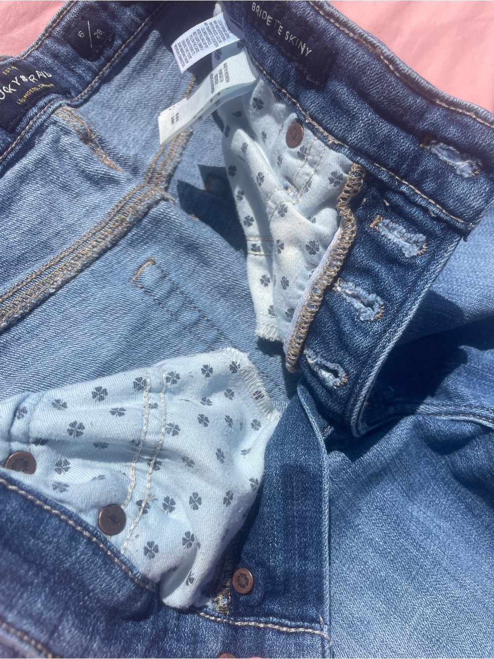 Lucky Brand Medium Blue Button-Fly Cropped Jeans Size 6 - Picture 6 of 9